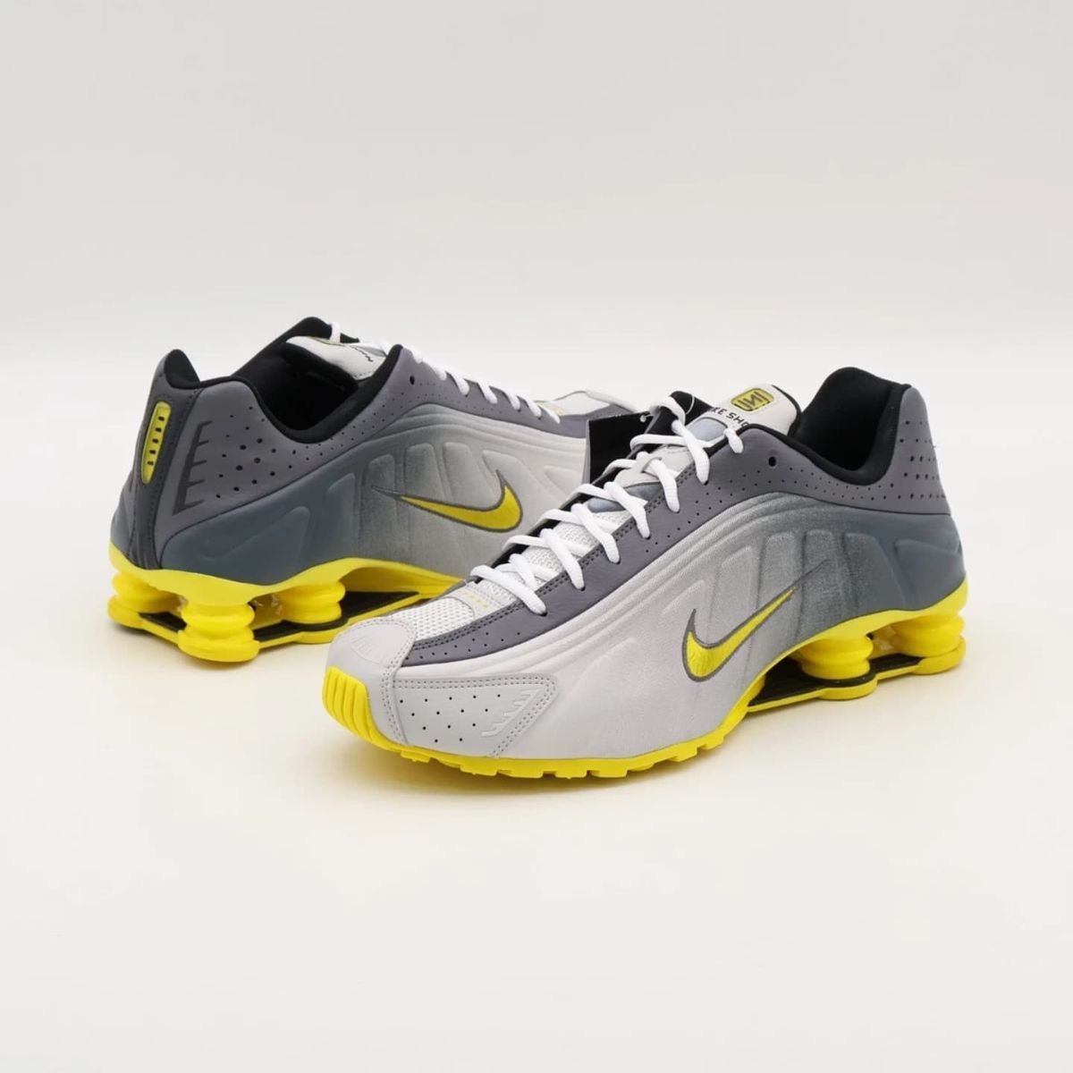 Nike Shox R4