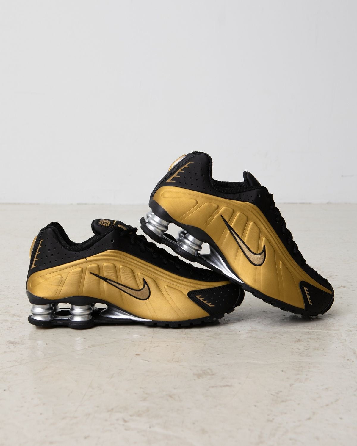 Nike Shox R4