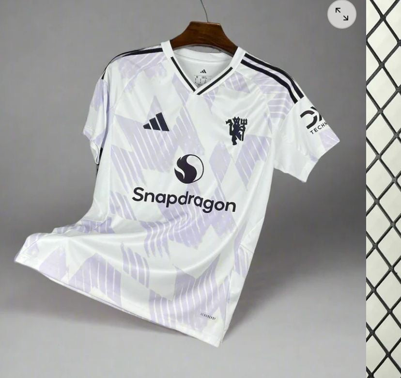 Manchester United 25/26 kit